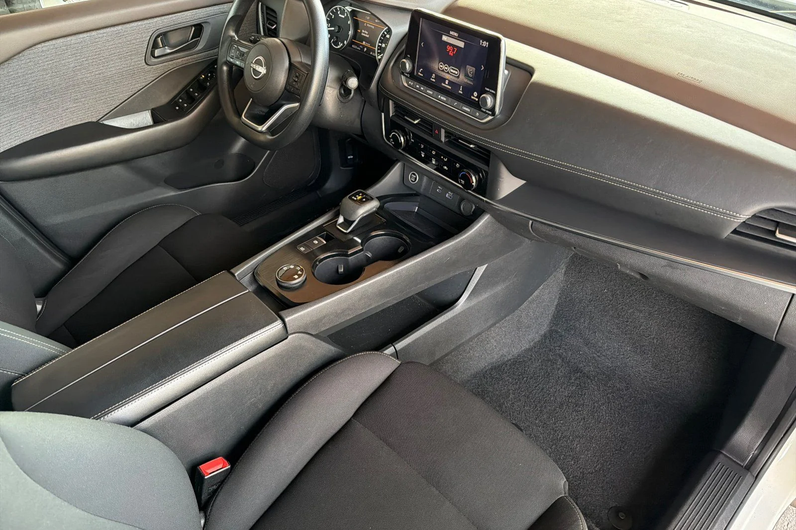 Used 2023 White Nissan S image 9
