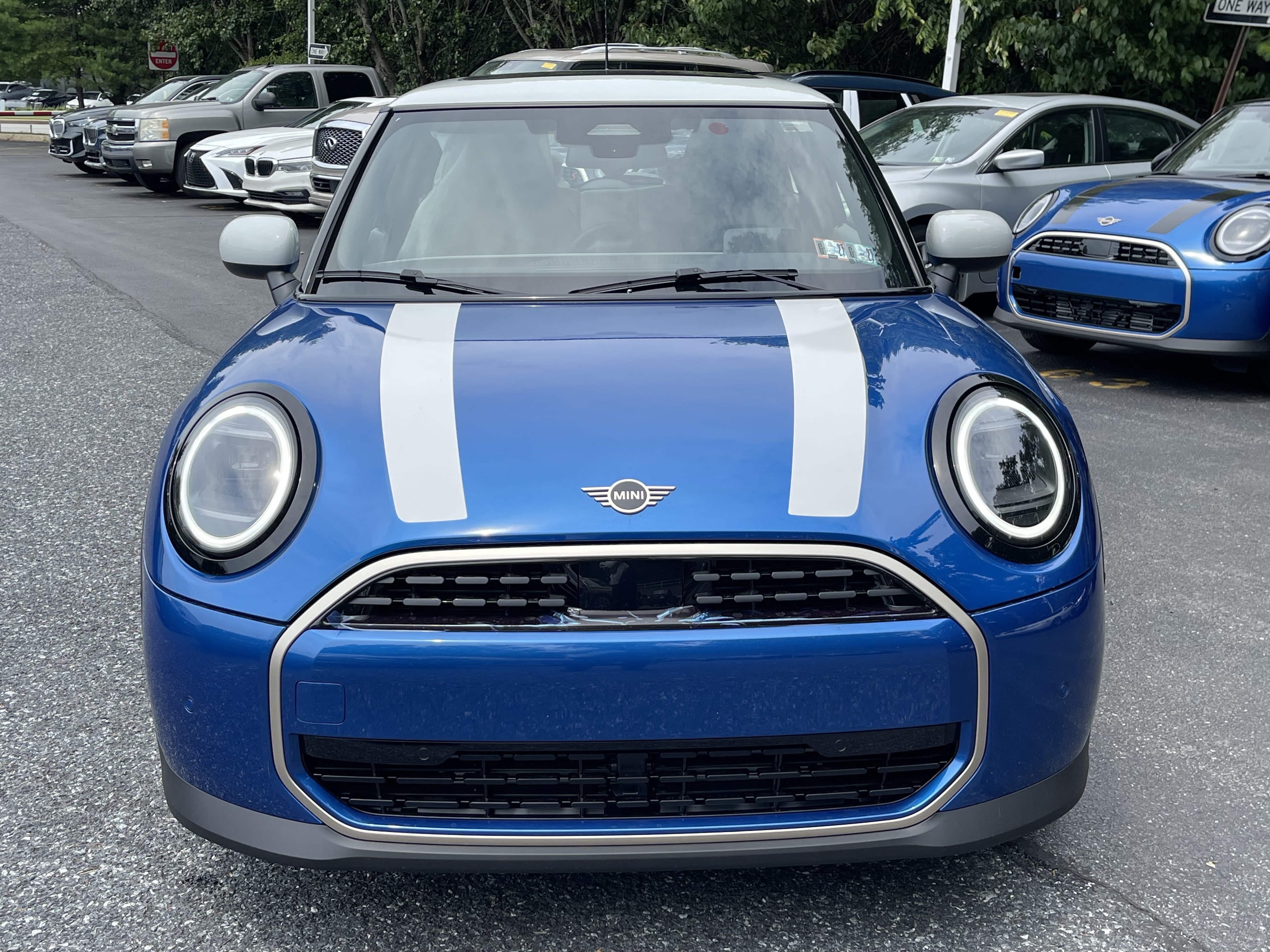 New 2026 Icy Sunshine Blue Metallic MINI Signature Plus image 2