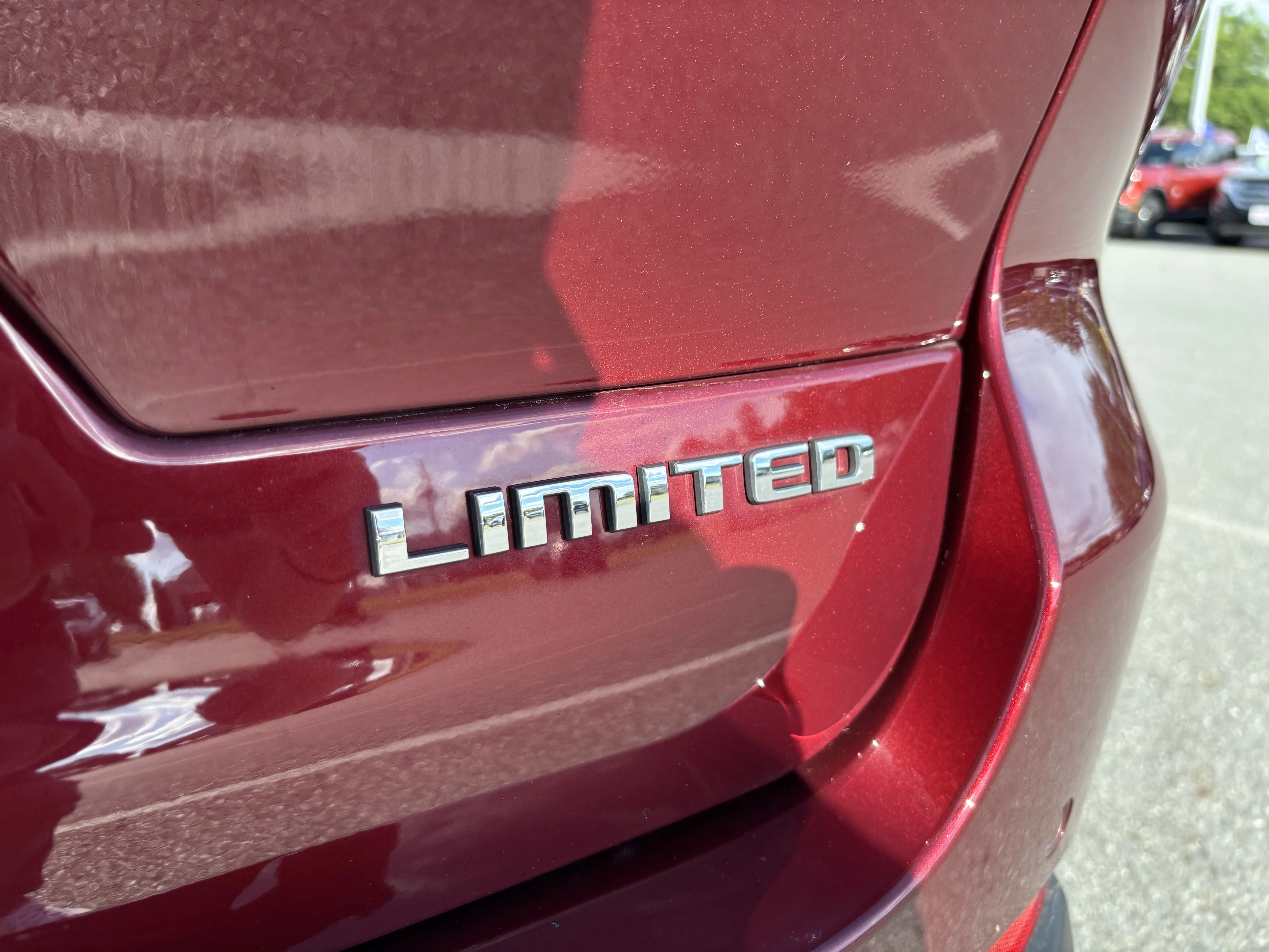 Used 2024 Velvet Red Pearlcoat Jeep Limited image 37