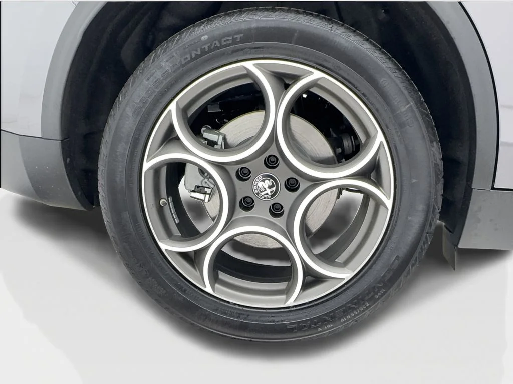 New 2026 Gray Alfa Romeo Base image 17