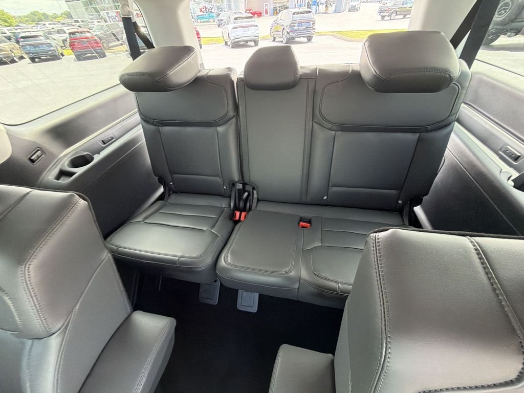 New 2026 Space Silver Metallic Ford MAX Active image 30