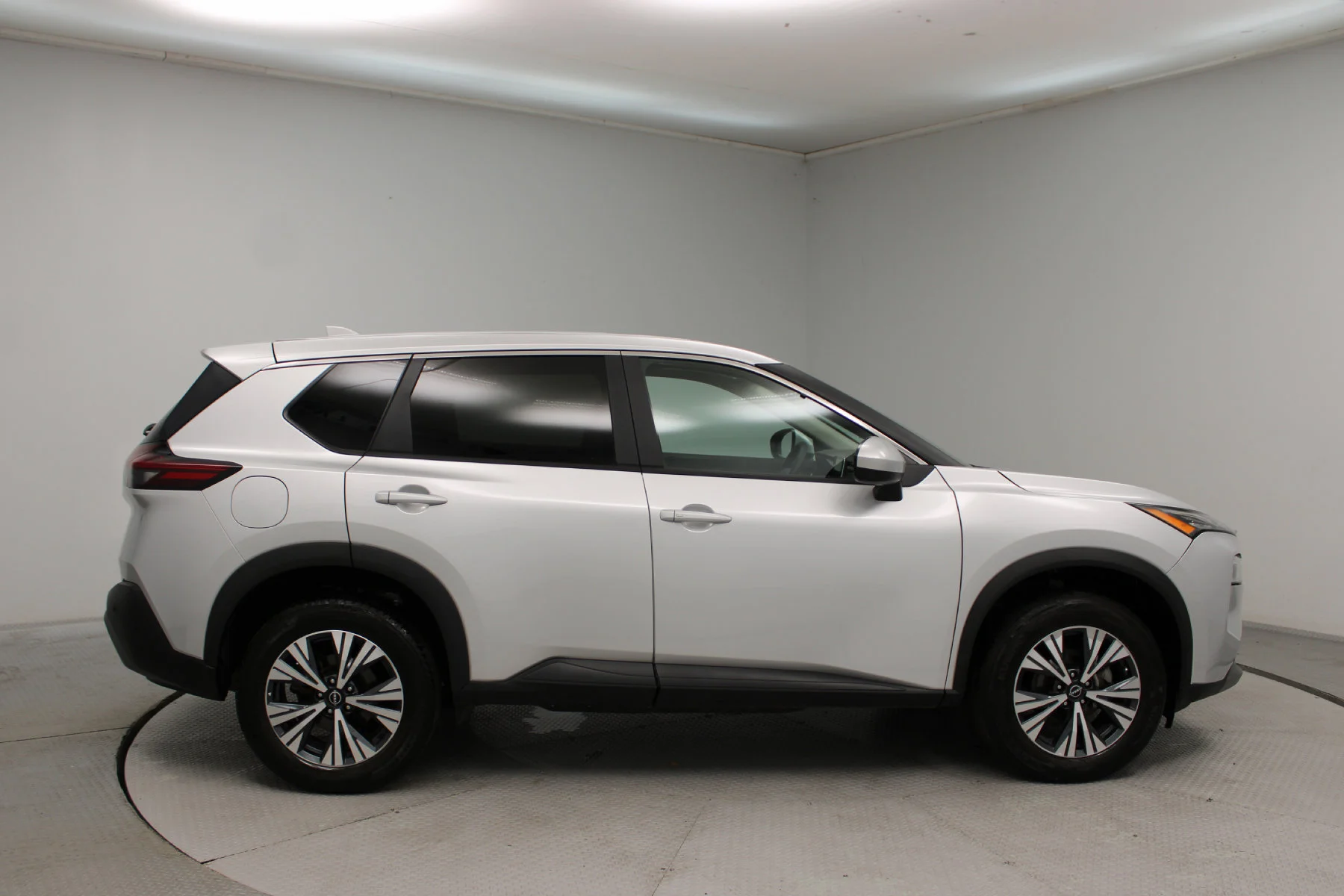 Used 2023 Brilliant Silver Metallic Nissan AWD SV image 25