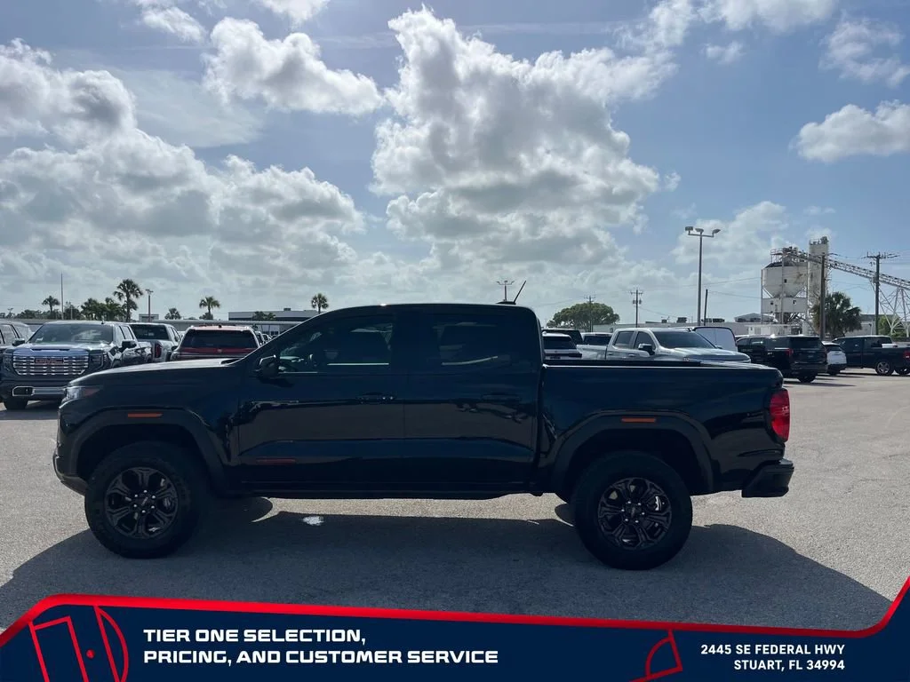 Certified Used 2025 Onyx Black GMC Elevation image 4