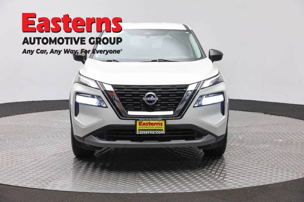 Used 2023 White Nissan S image 2