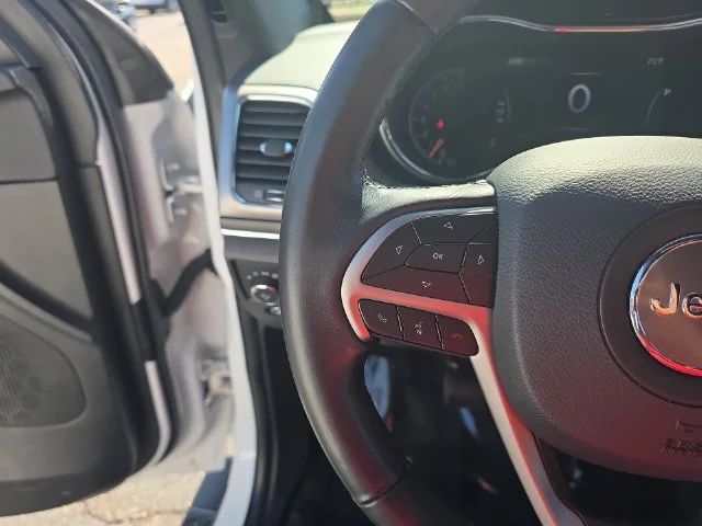 Used 2022 White Jeep Limited image 18