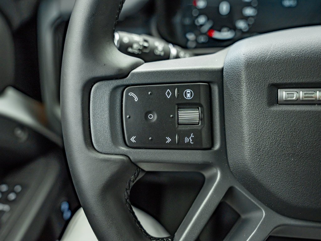 New 2026 Fuji White Land Rover X-Dynamic SE image 19
