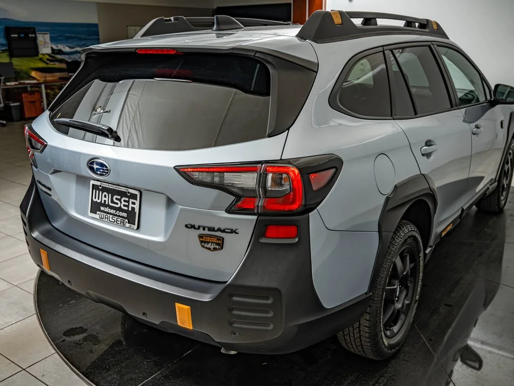 Used 2023 Ice Silver Metallic Subaru Wilderness image 17