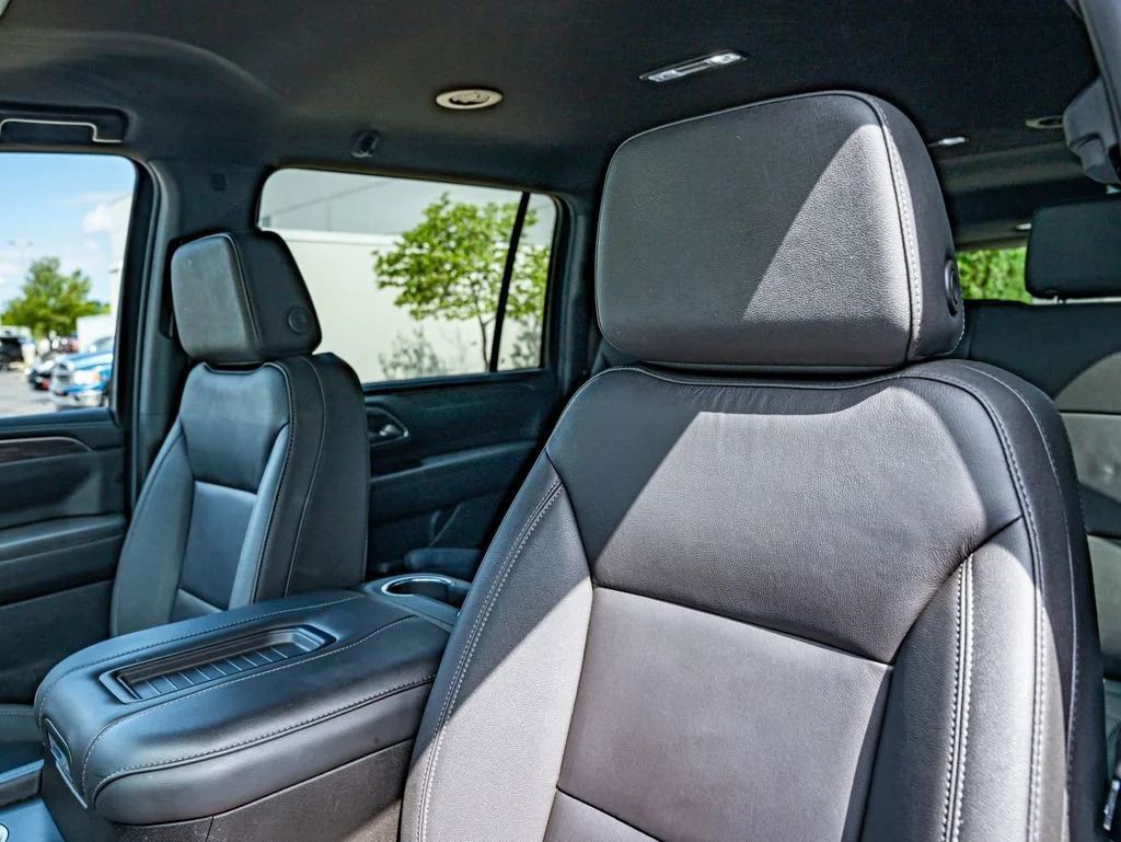 Used 2024 Black Chevrolet Z71 image 33