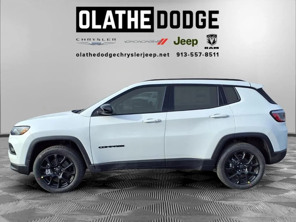 New 2026 Bright White Clear-Coat Exterior Paint Jeep Latitude image 17