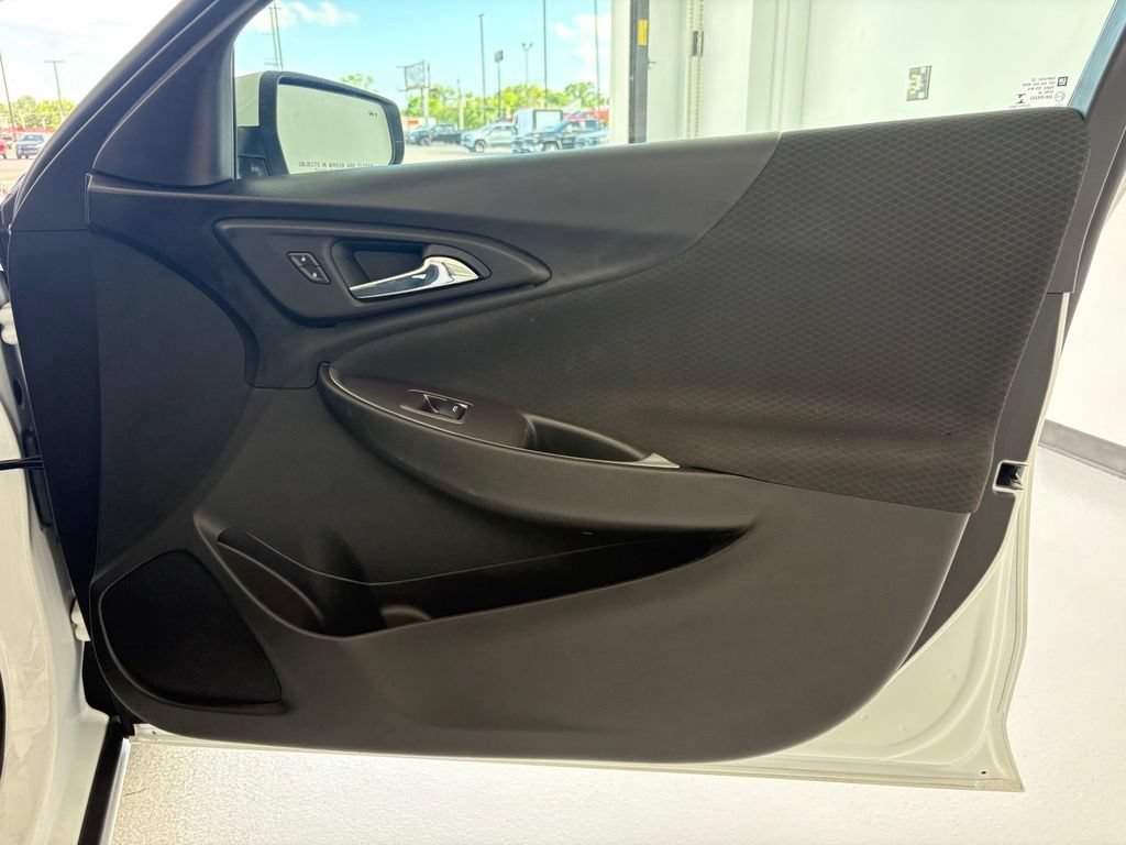 Used 2021 SUMMIT WHITE Chevrolet RS image 32