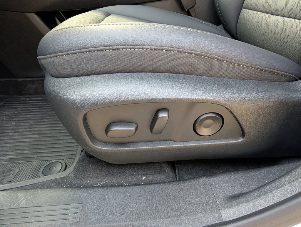 2027 Chevrolet Equinox LT - Photo 11