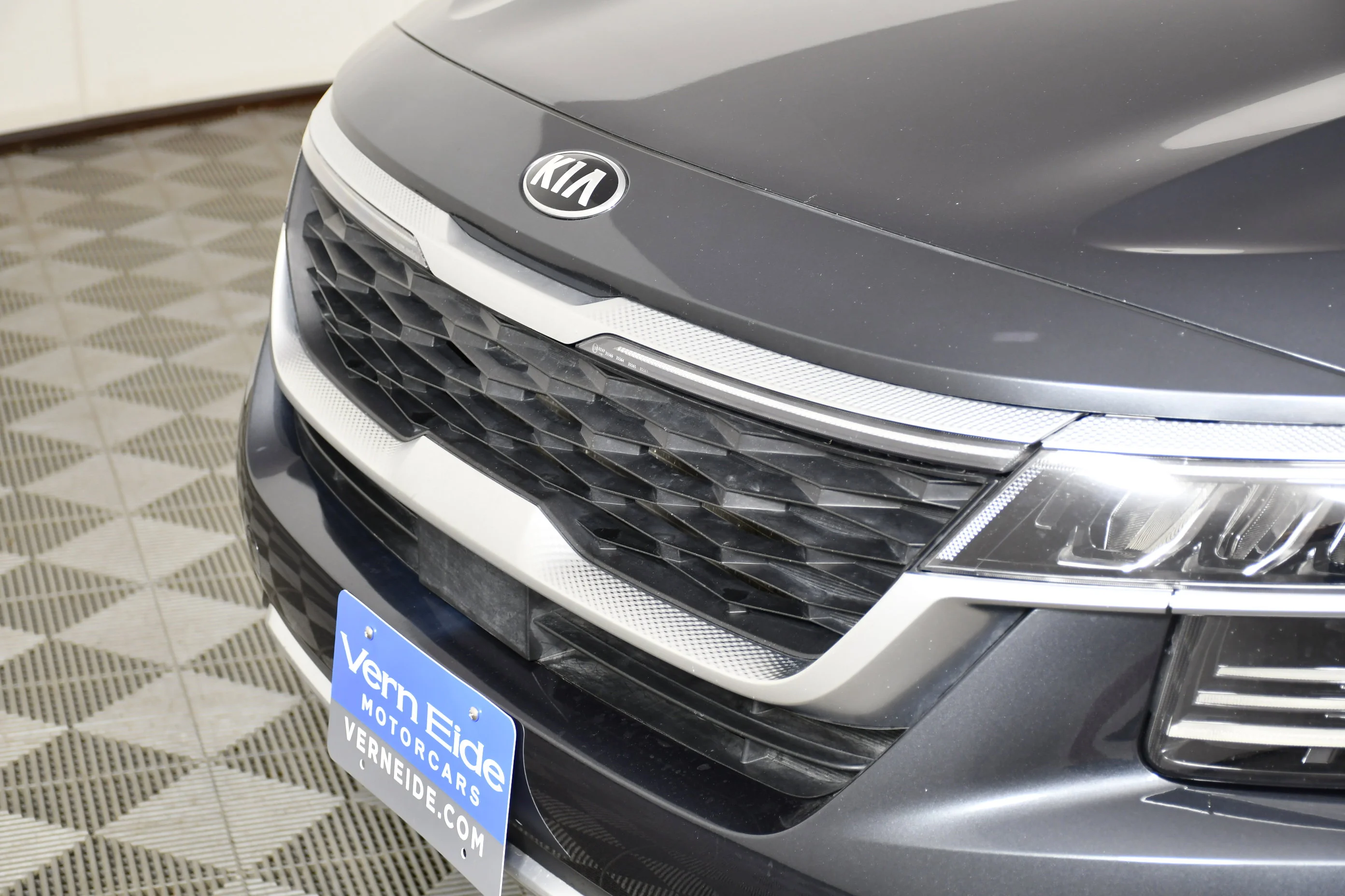 Used 2021 Gravity Gray Kia SX image 11