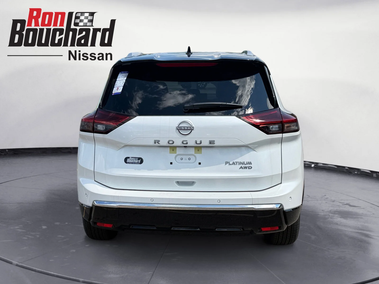 New 2026 Everest White Pearl/Super Black Nissan Platinum image 3