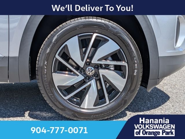 New 2026 Silver Volkswagen 2.0T SE w/Technology image 11