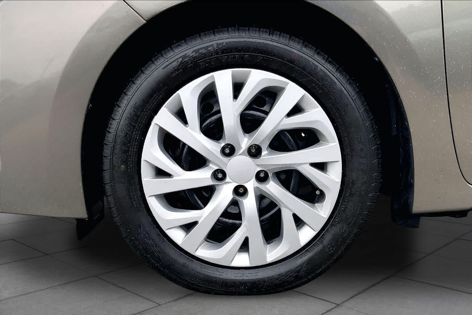 Used 2018 Falcon Gray Metallic Toyota LE image 11