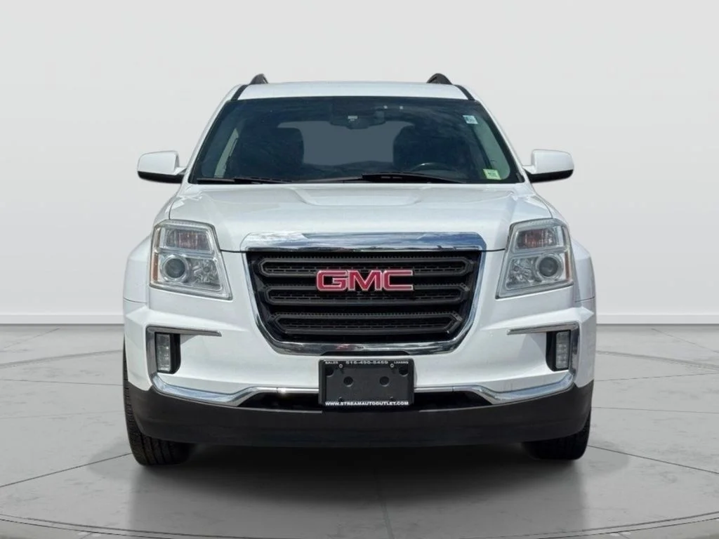 Used 2017 White GMC SLE-2 image 2