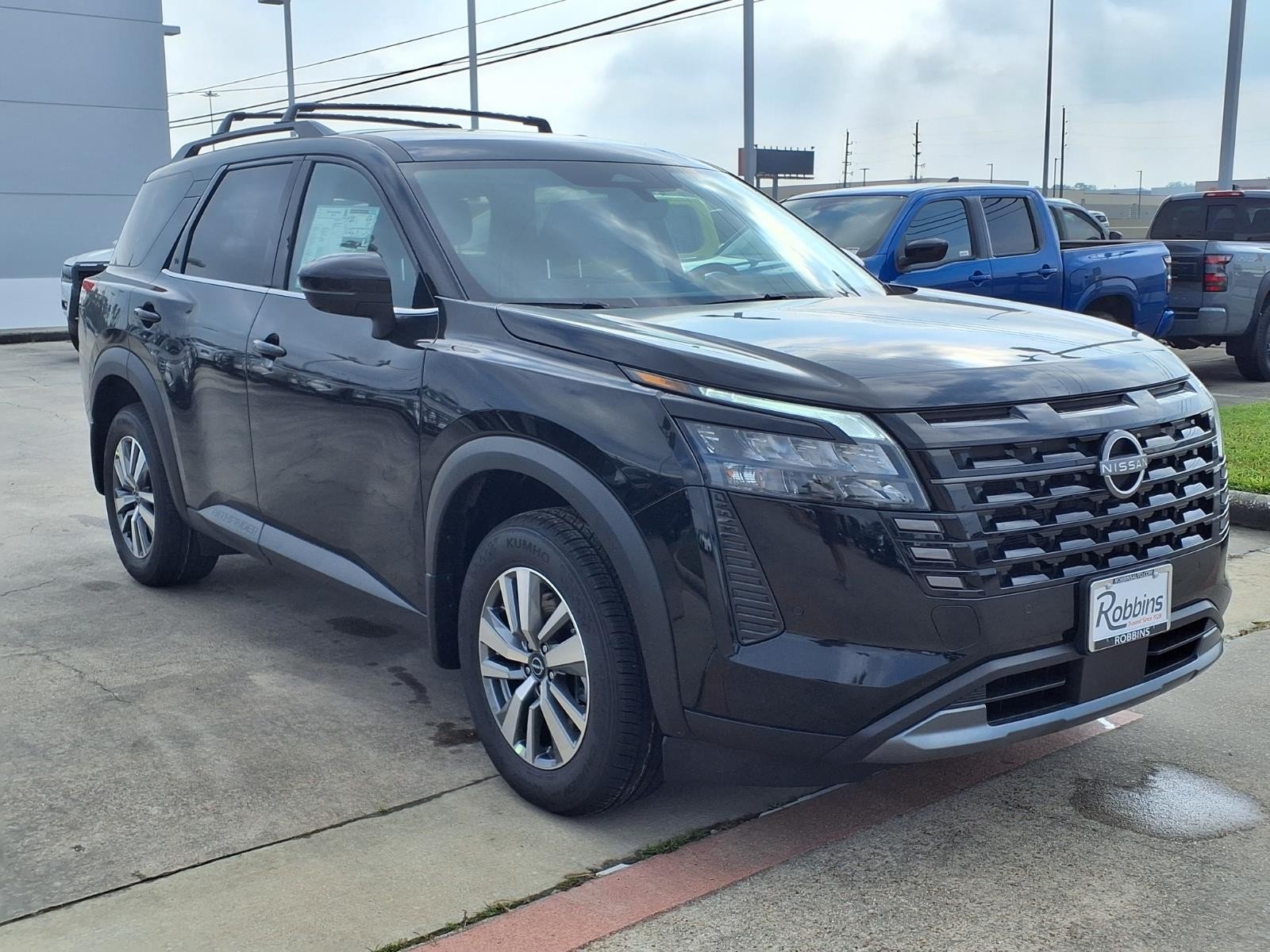 New 2026 Super Black Nissan SL image 3