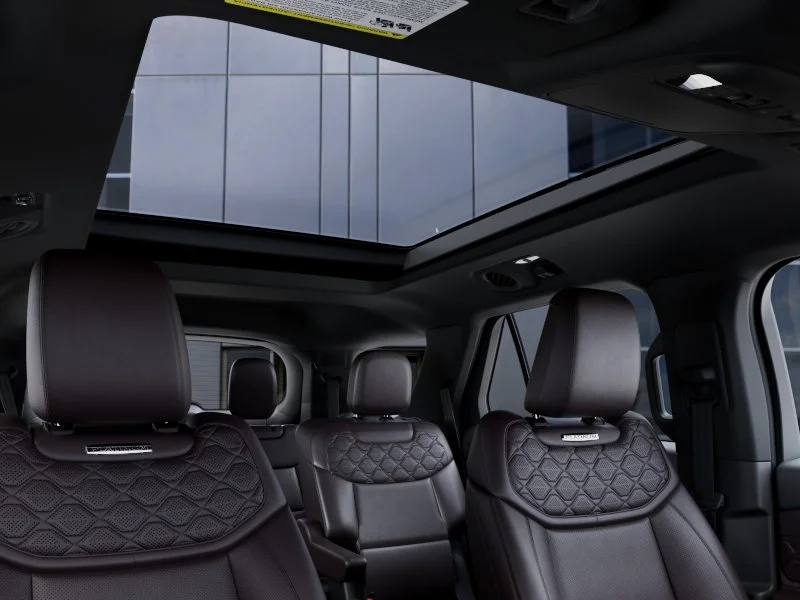 New 2027 Star White Metallic Tri-Coat Ford Platinum™ image 70