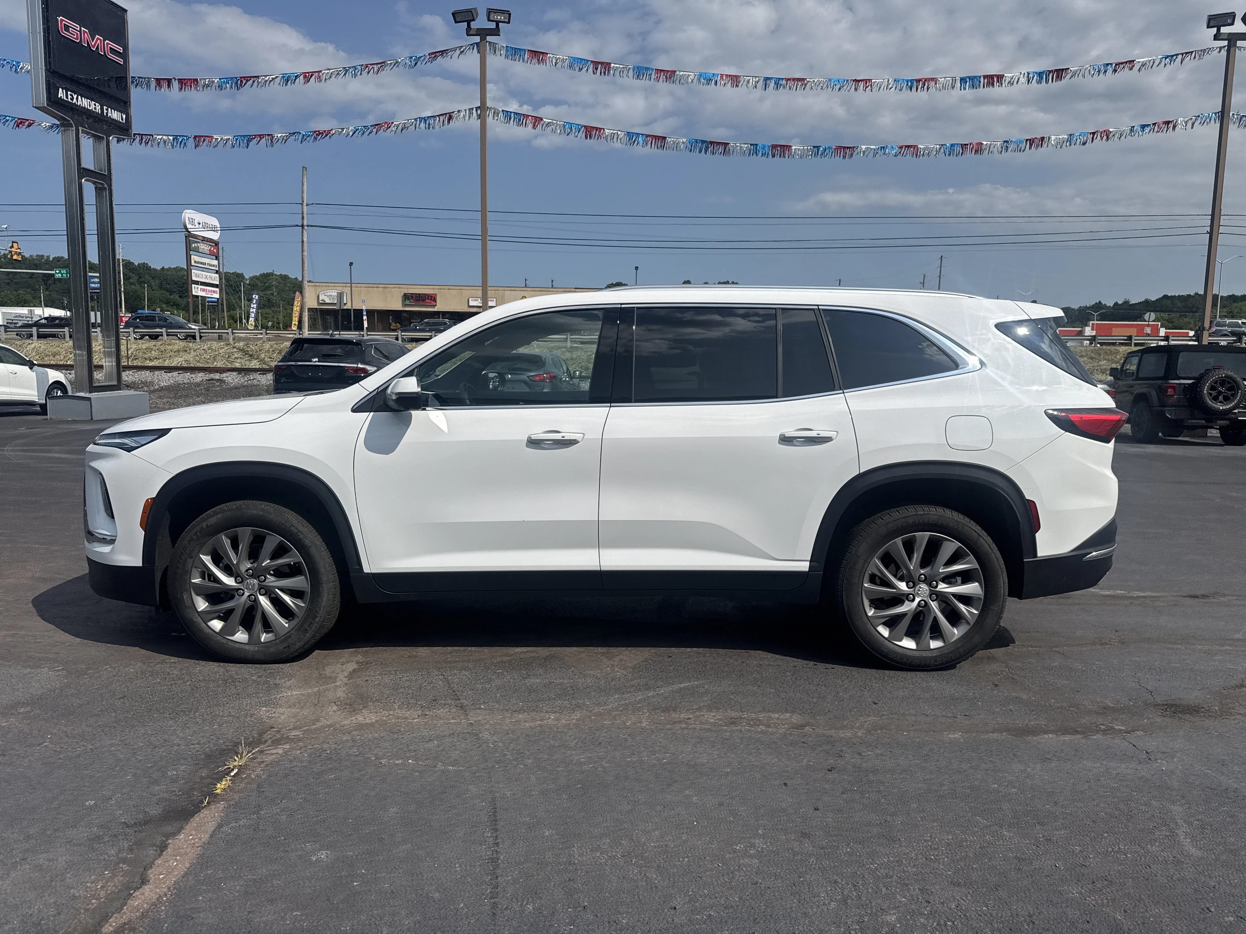 Used 2026 Summit White Buick Preferred image 7