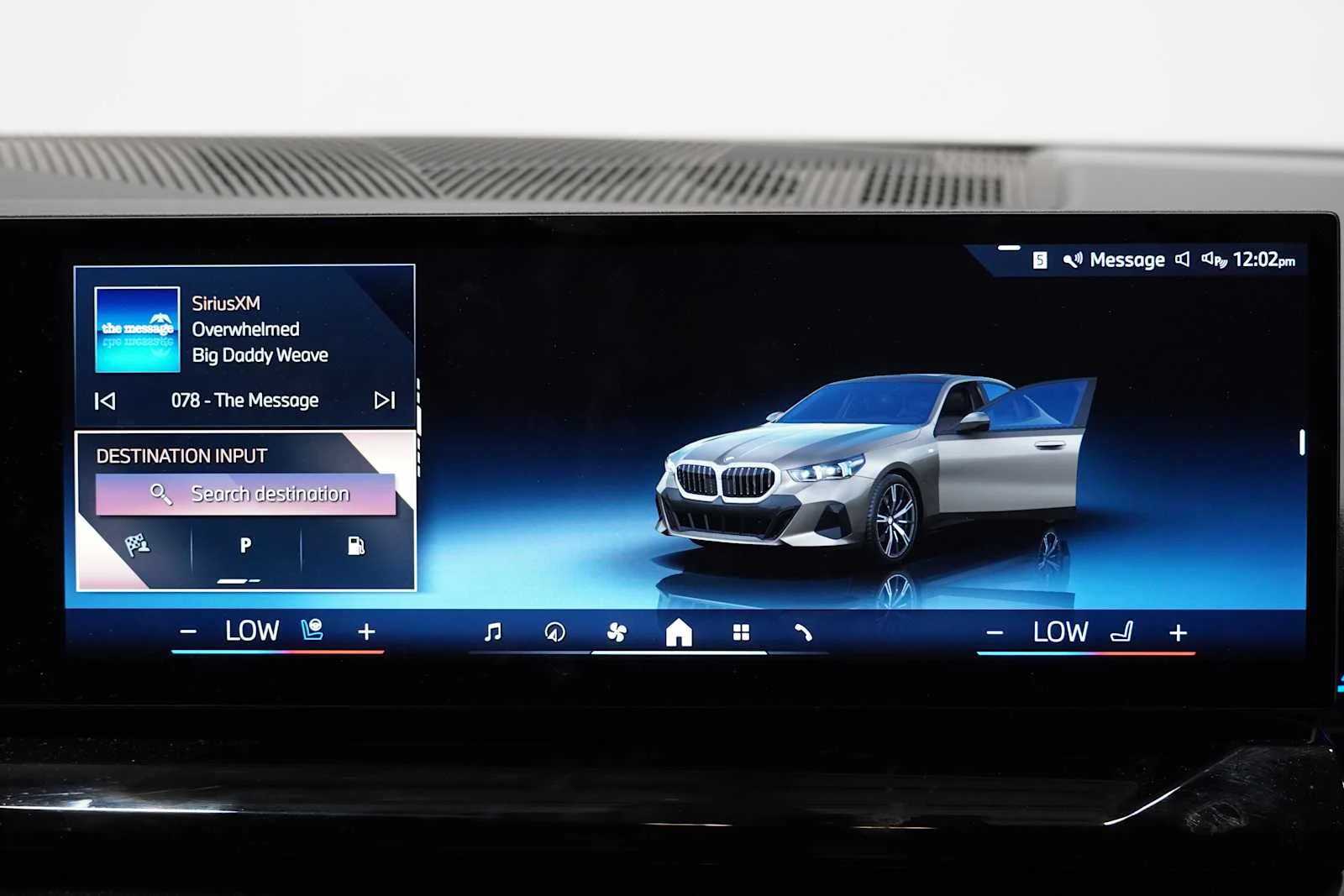 Certified Used 2024 Oxide Grey Met BMW 530i image 16
