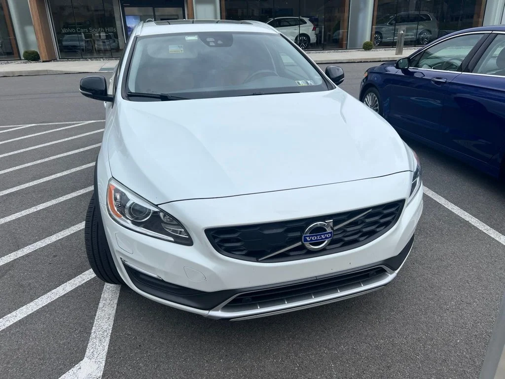 Used 2015 Volvo V60 Platinum with VIN YV4612HM7F1000300 for sale in Canonsburg, PA