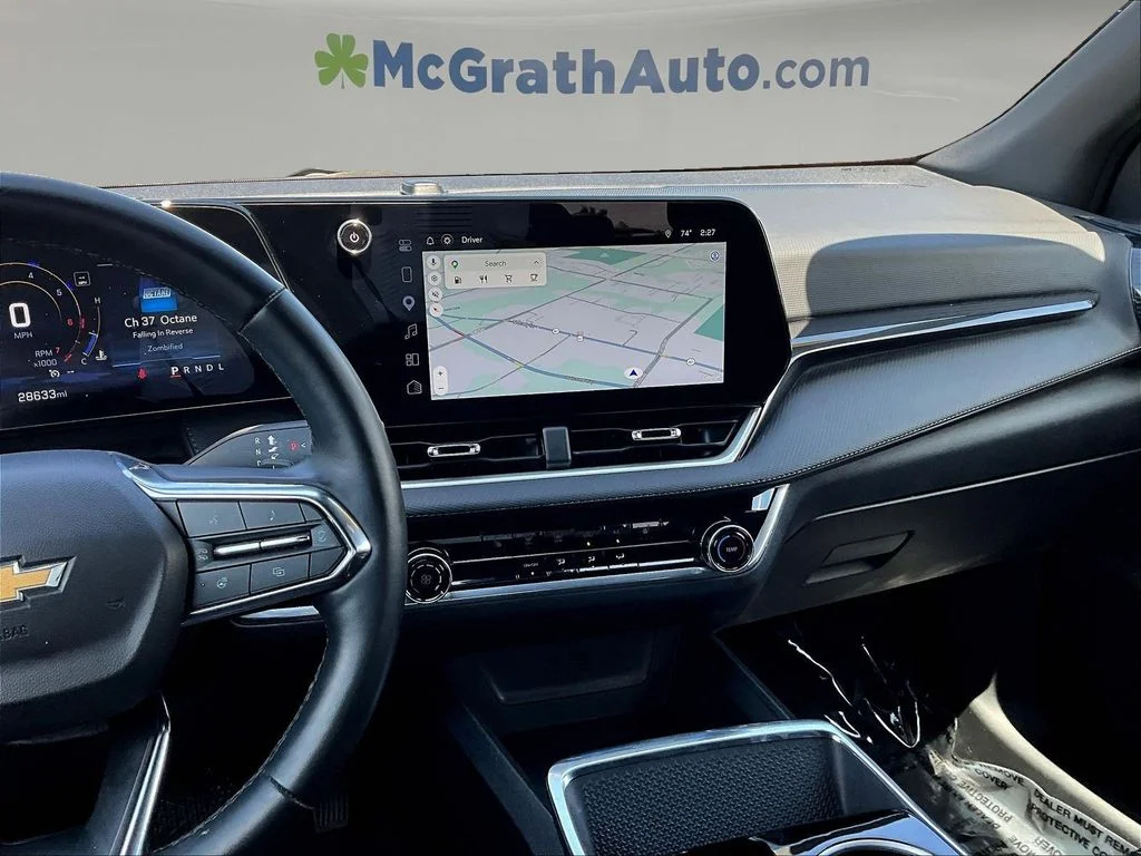 Used 2025 White Chevrolet LT image 12