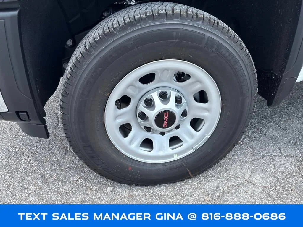 2025 GMC Sierra 2500HD Pro - Photo 11