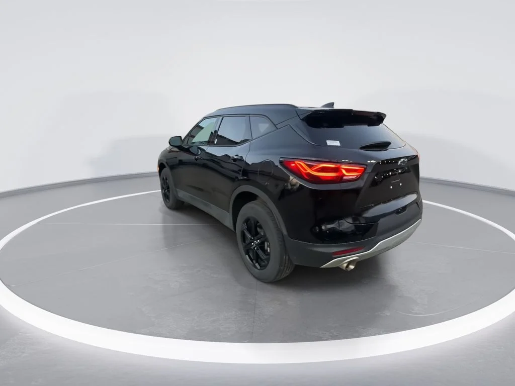 Used 2023 Black Chevrolet LT image 6