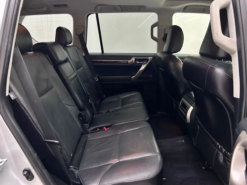 Used 2016 Silver Lexus 460 image 18