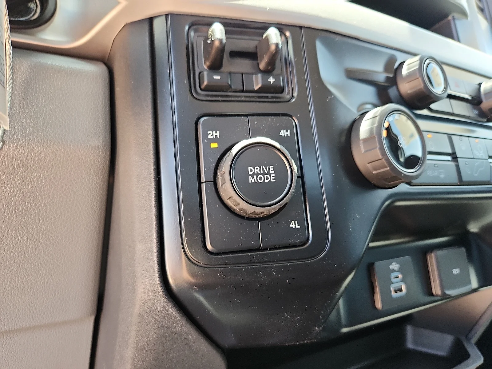 New 2026 Oxford White Ford F-350® XL image 16