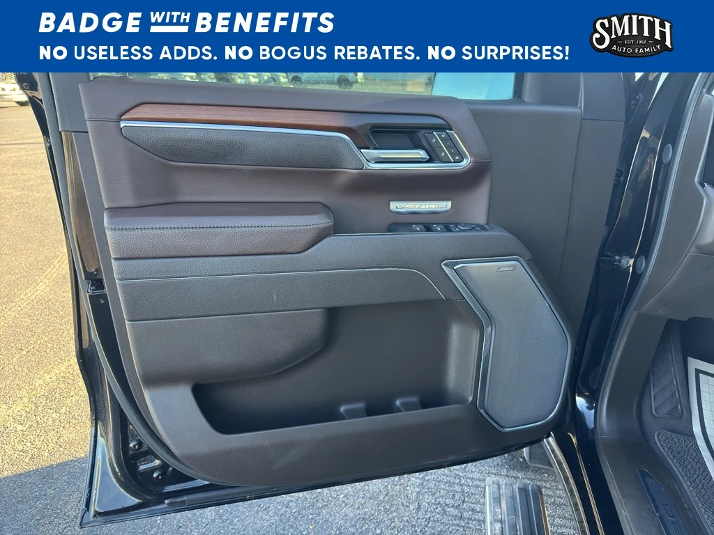 Used 2025 Onyx Black GMC Denali image 12