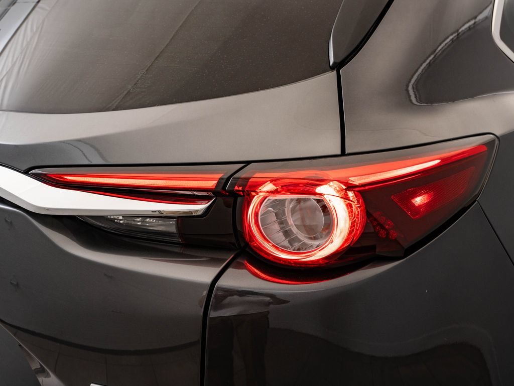 Used 2020 Machine Gray Metallic Mazda Signature image 9