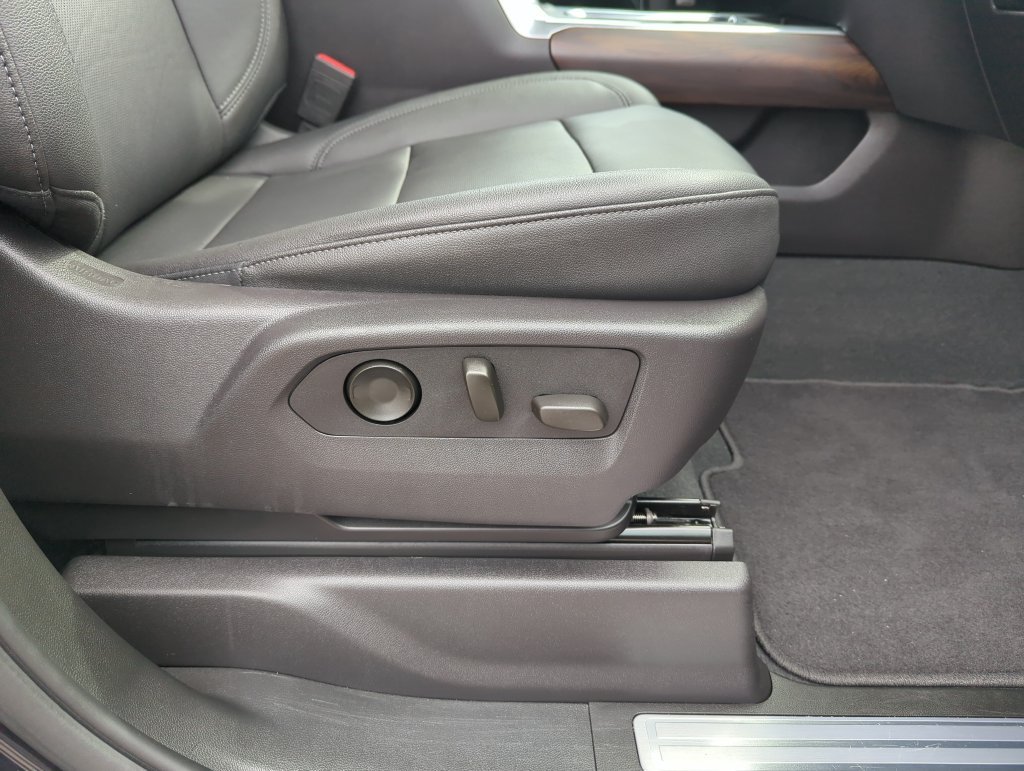 Used 2024 Silver GMC SLT image 35