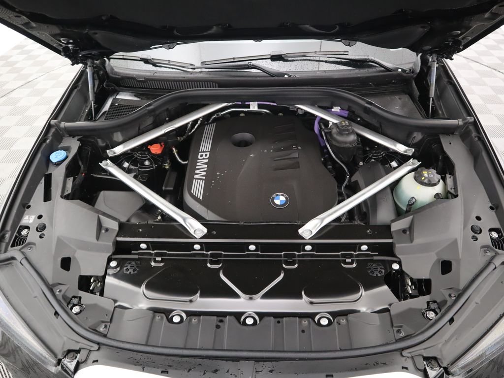 Used 2026 Black Sapphire Metallic BMW xDrive40i image 31