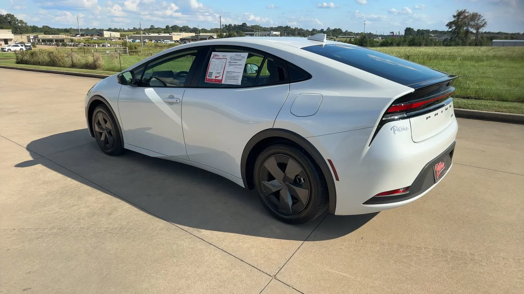 2025 Toyota Prius LE - Photo 7