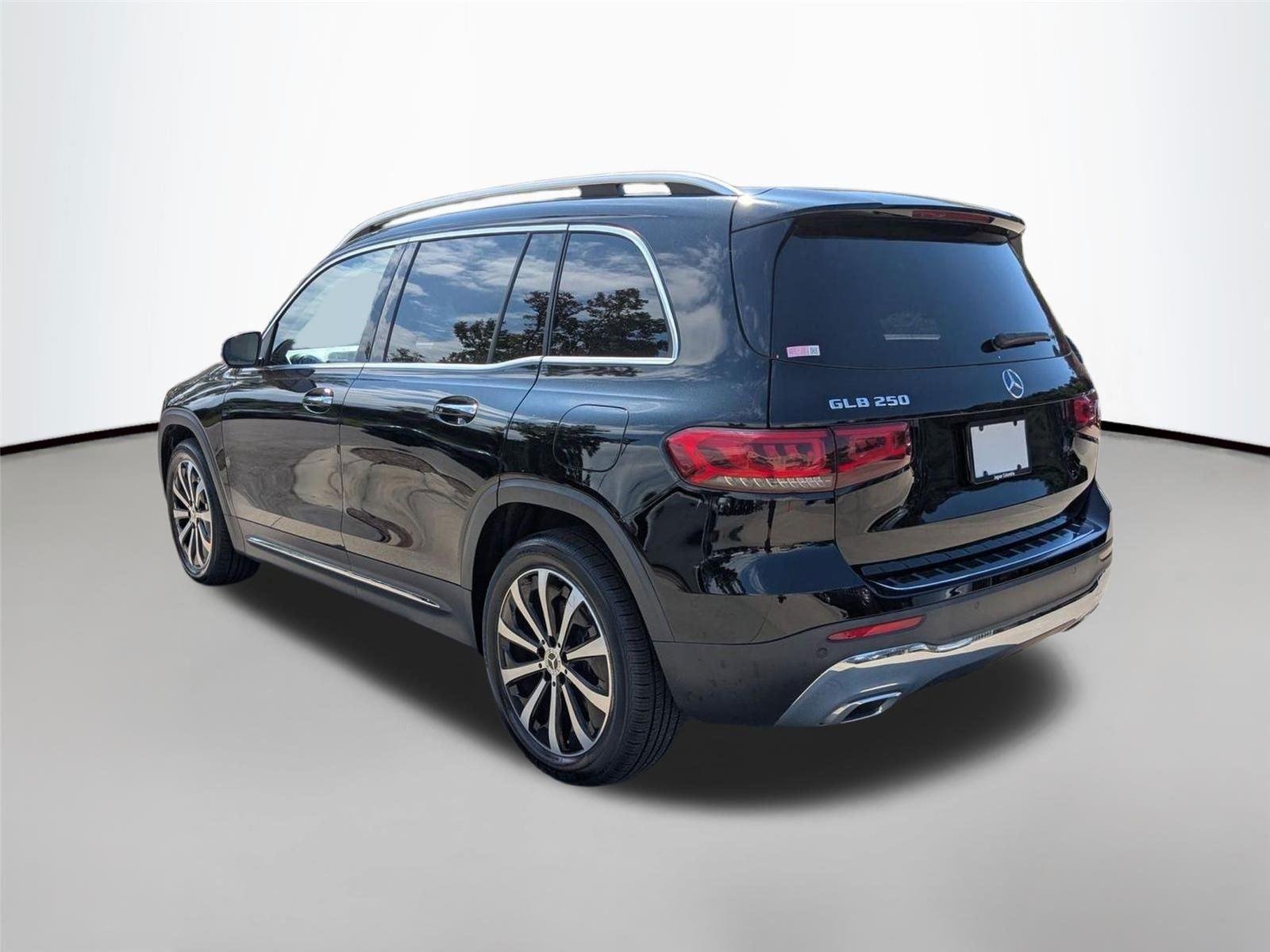 Used 2021 BLACK MERCEDES-BENZ TRUCK  image 7
