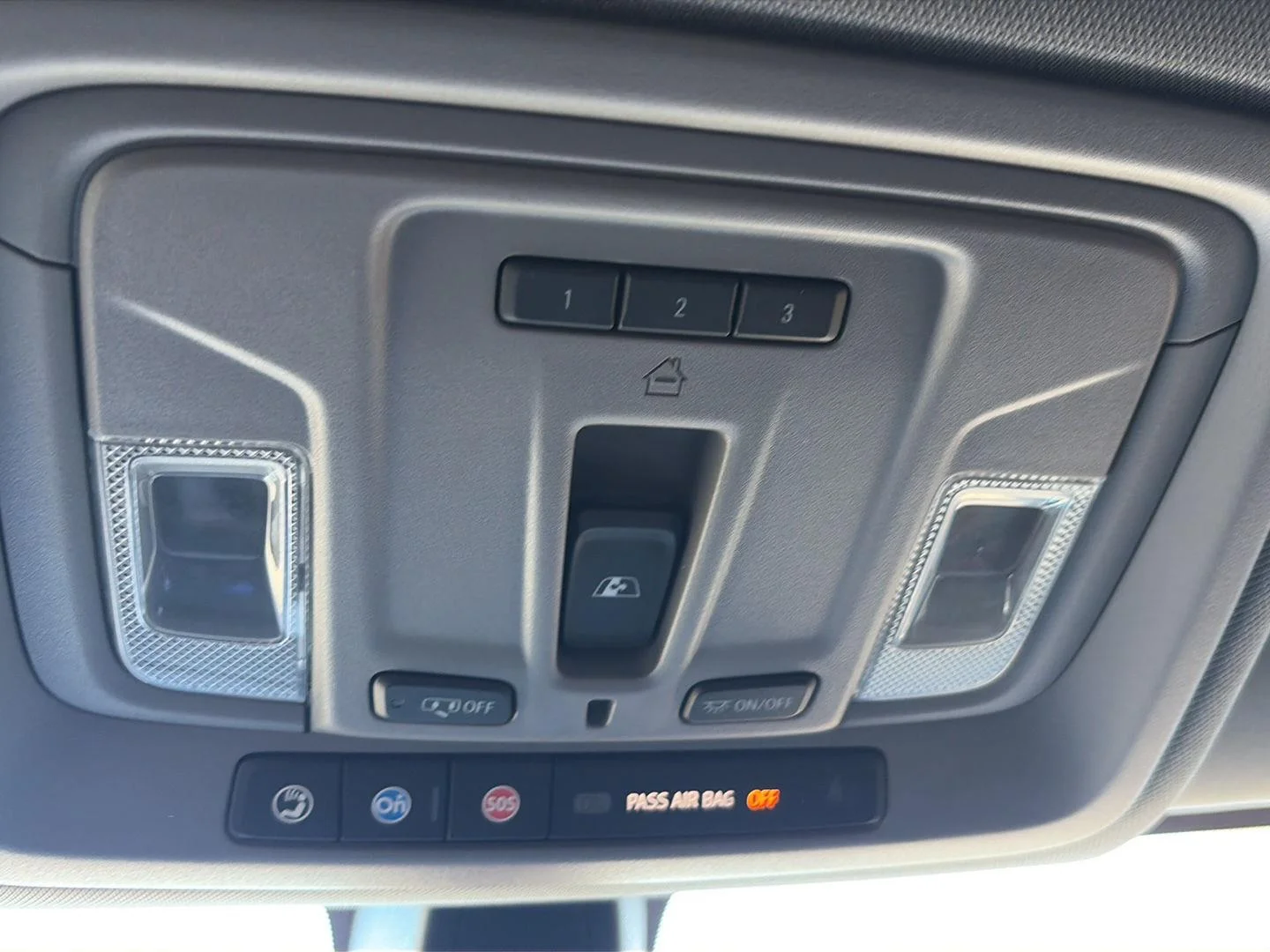 Used 2021 Pacific Blue Metallic GMC Elevation image 15