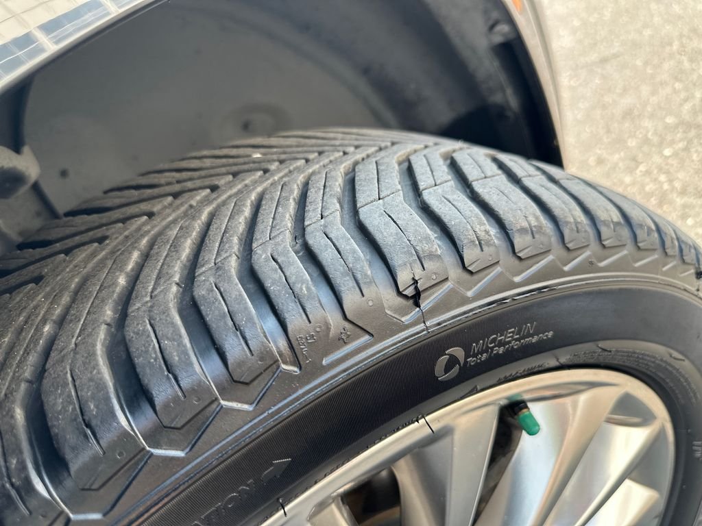 Used 2020 Black Hyundai Limited image 18