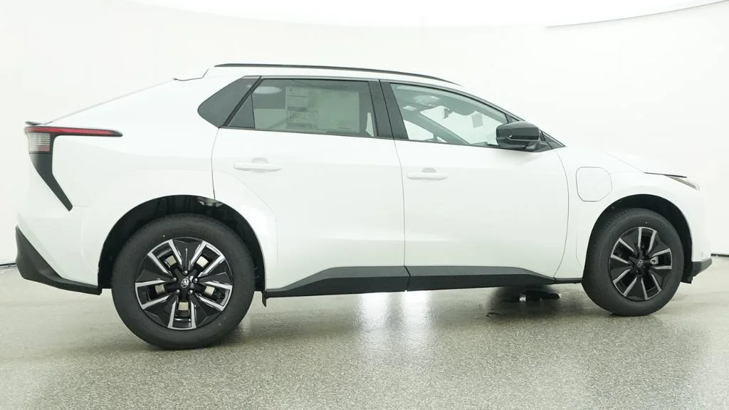 New 2026 Wind Chill Pearl Toyota XLE image 51