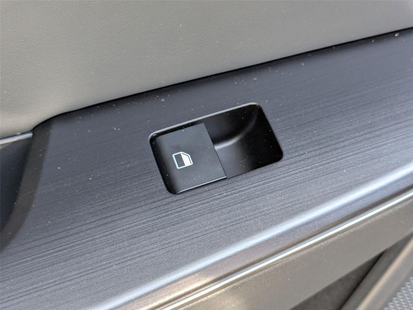 2025 Kia EV6 Wind - Photo 28