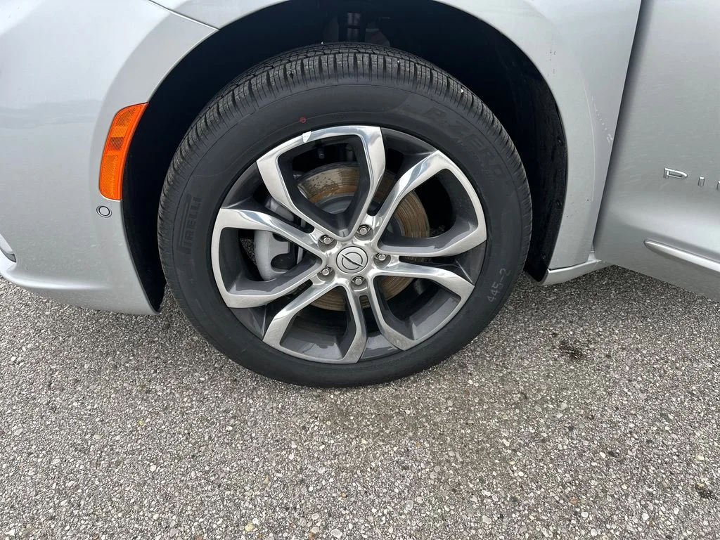 2026 Chrysler Pacifica Pinnacle - Photo 10