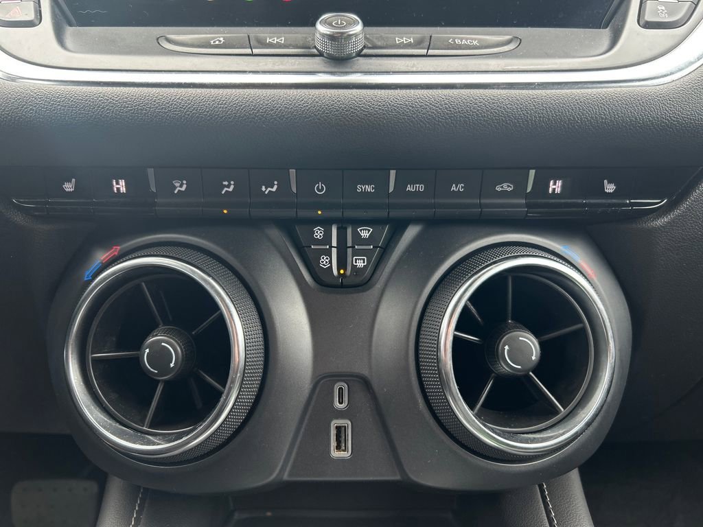 Used 2024 Summit White Chevrolet 2LT image 27