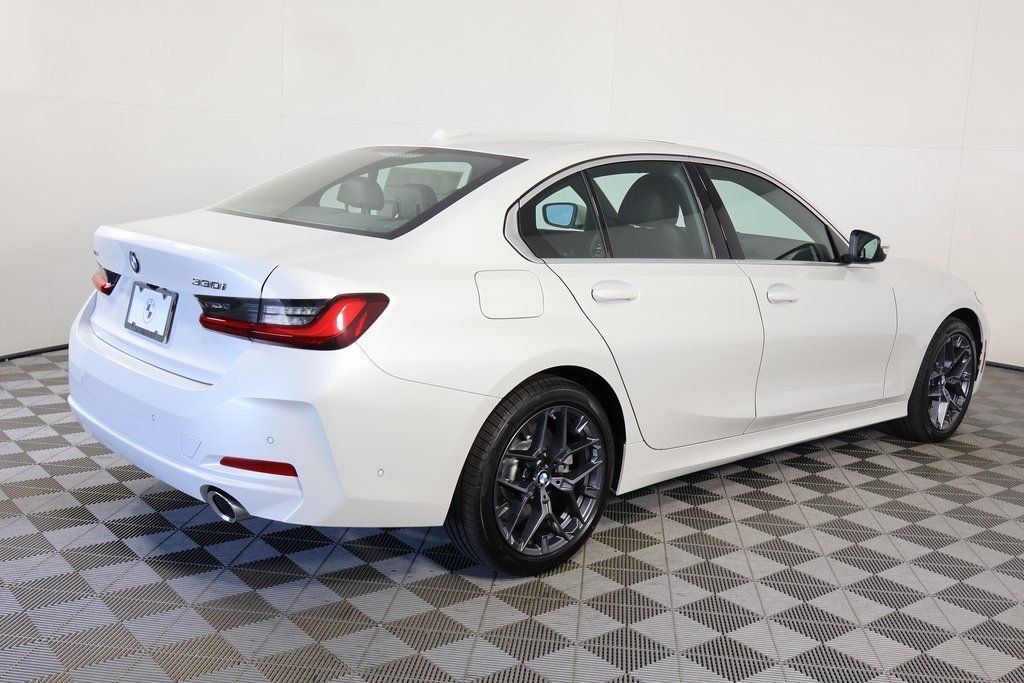 New 2026 Mineral White Metallic BMW 330i xDrive image 2
