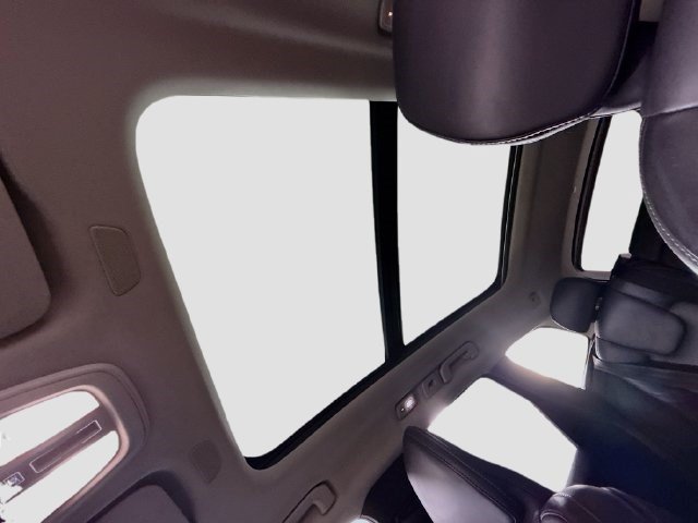 Used 2023 Denim Blue Metallic Volvo Ultimate Bright Theme image 37
