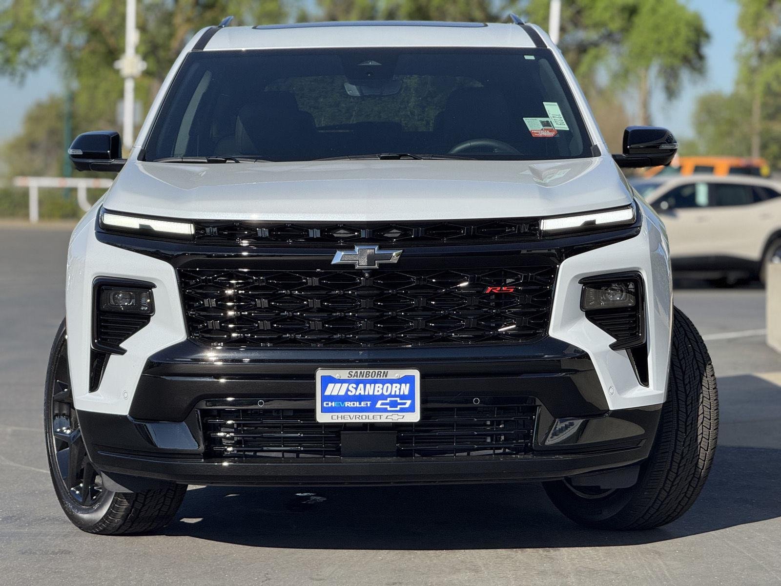 New 2026 Polar White Tricoat Chevrolet RS image 2