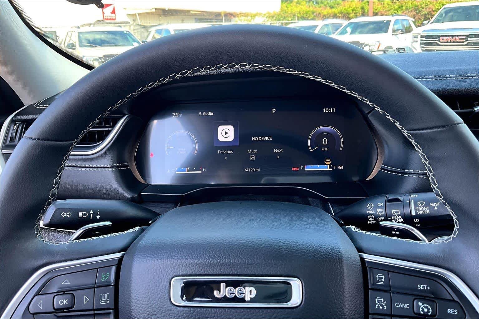 Used 2023 Velvet Red Pearlcoat Jeep Limited image 26