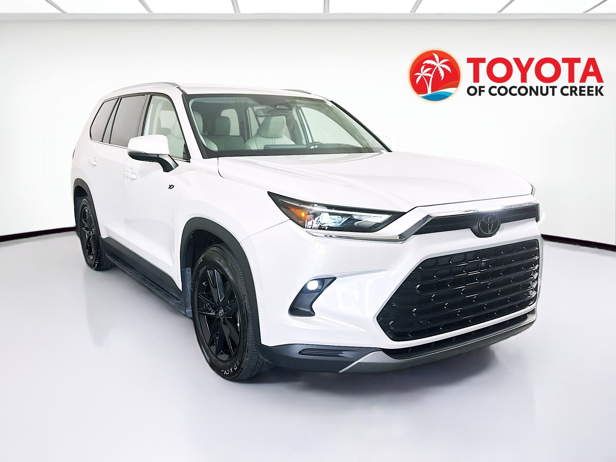 2024 Toyota Grand thumbnail 3