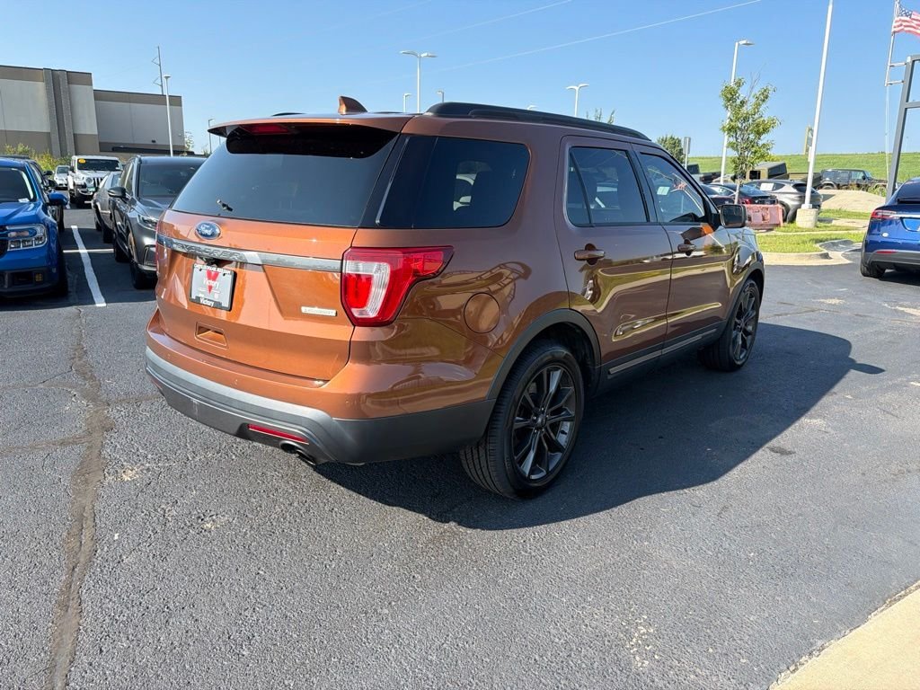 Used 2017 Brown Ford XLT image 7