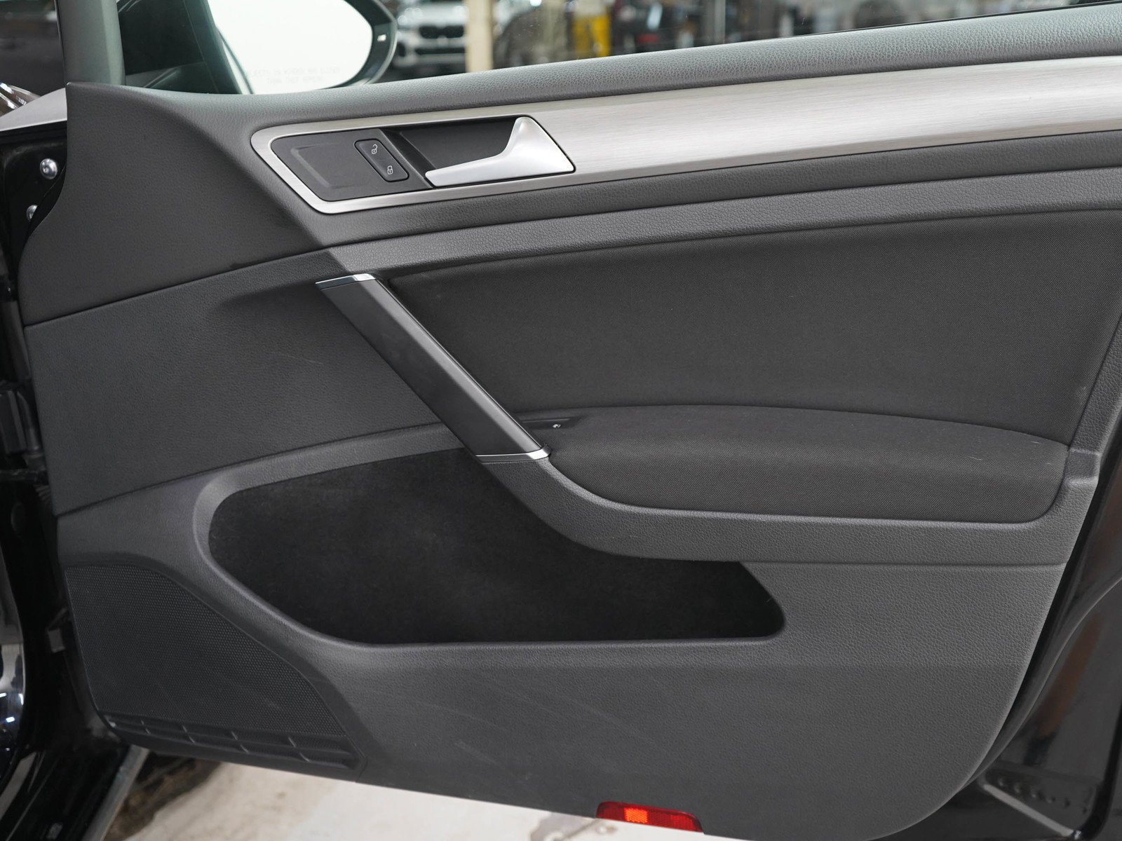 Used 2017 Black Volkswagen S image 9