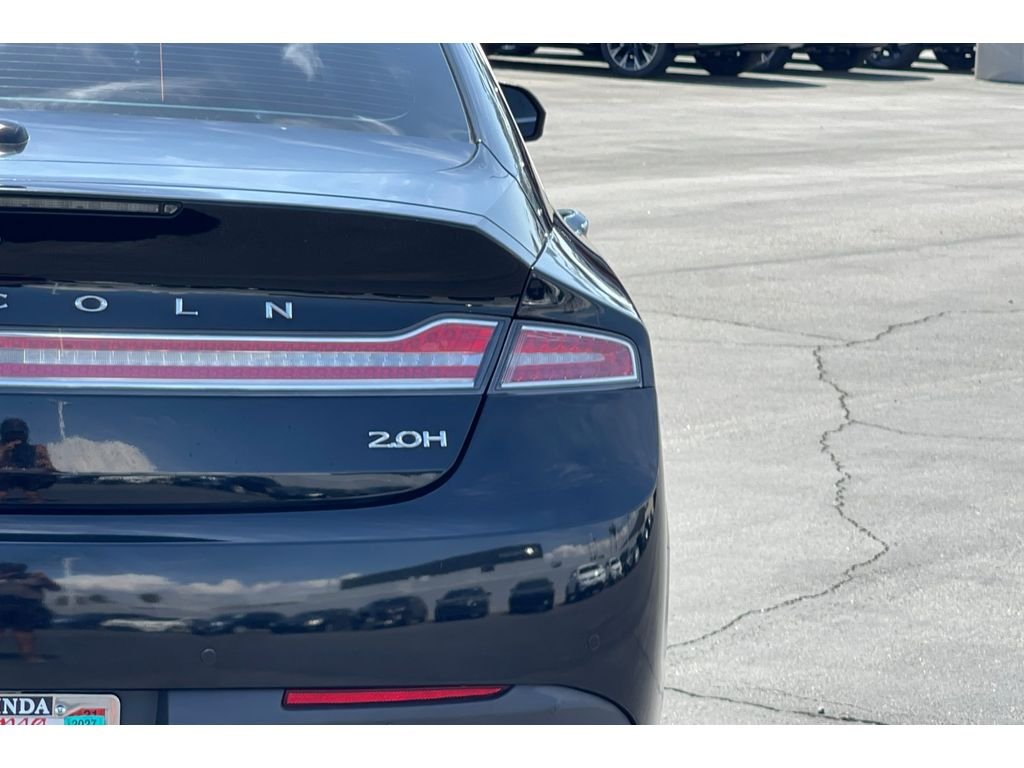 Used 2018 Black Velvet Lincoln Hybrid Reserve image 47